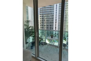 186 SE 12th Terrace, Miami, FL 33131, Sold 03/11/22