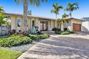 2110 NE 122nd St, North Miami, FL 33181, Sold 05/25/22
