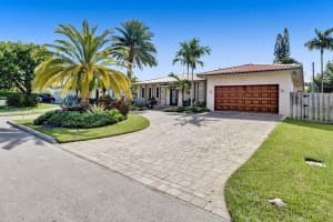 2110 NE 122nd St, North Miami, FL 33181, Sold 05/25/22
