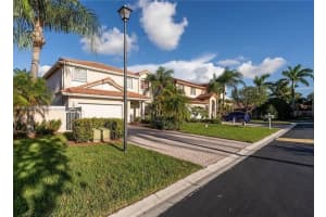 10609 NW 54th St, Doral, FL 33178, Sold 08/12/22