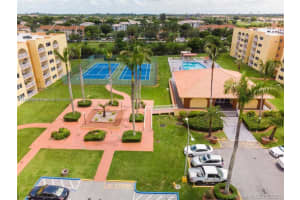 7010 NW 186th St Apt 5-309, Hialeah, FL 33015, Sold 05/04/22