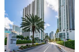 350 S Miami Ave, Miami, FL 33130, Sold 03/07/22