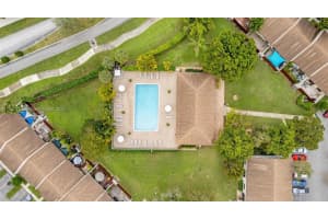 2720 S Oakland Forest Dr, Oakland Park, FL 33309, Sold 08/31/22