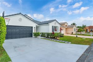 8421 SW 157th Pl, Miami, FL 33193, Sold 04/29/22