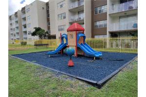 6930 NW 186th St, Hialeah, FL 33015, Sold 07/05/22