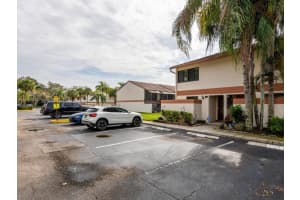 7040 SW 42nd Ct, Davie, FL 33314, Sold 03/03/22