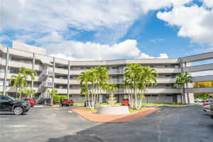 18000 NW 68th Ave #302a, Hialeah, FL 33015, Sold 03/28/22