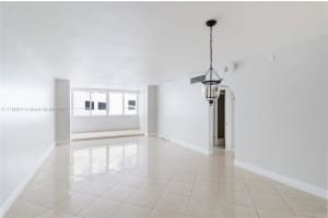 5005 Collins Ave APT 323, Miami Beach, FL 33140, Sold 06/02/22