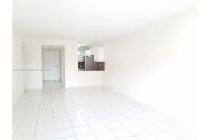 700 SE 9th Ct, Hialeah, FL 33010, Sold 05/13/22