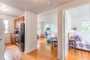 945 10th St, Miami Beach, FL 33139, Sold 02/25/22
