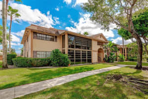 18965 NW 62nd Ave, Hialeah, FL 33015, Sold 04/29/22