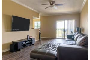 11650 SW 2nd St, Pembroke Pines, FL 33025, Sold 03/02/22