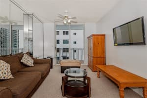 185 SE 14th Terrace, Miami, FL 33131, Sold 03/17/22