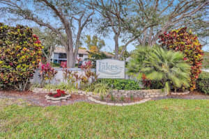 2725 S Oakland Forest Dr, Oakland Park, FL 33309, Sold 03/01/22