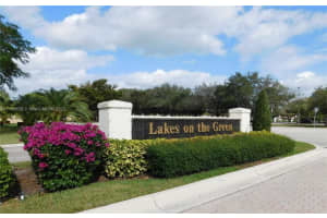 19740 NW 87th Pl, Hialeah, FL 33018, Sold 04/04/22