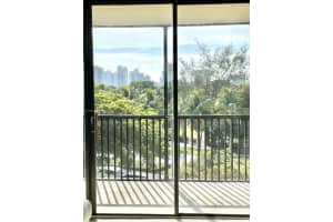 3301 N Country Club Dr, Miami, FL 33180, Sold 03/23/22