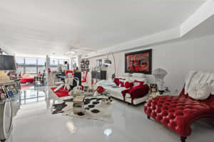 6423 Collins Ave #203, Miami, FL 33141, Sold 11/15/22