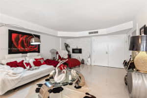 6423 Collins Ave #203, Miami, FL 33141, Sold 11/15/22