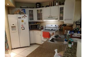 9403 Fontainebleau Blvd, Miami, FL 33172, Sold 04/08/22