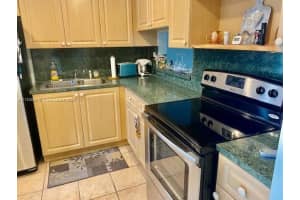 18555 NE 14th Ave APT 500, Miami, FL 33179, Sold 03/23/22