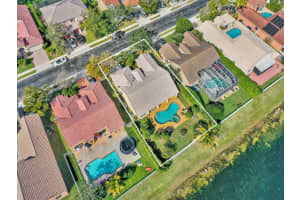 425 SW 198th Terrace, Pembroke Pines, FL 33029, Sold 03/18/22