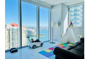 1300 Brickell Bay Dr APT 3606, Miami, FL 33131, Sold 04/08/22