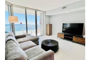 1300 Brickell Bay Dr APT 3606, Miami, FL 33131, Sold 04/08/22