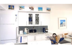 3475 N Country Club Dr APT 809, Aventura, FL 33180, Sold 03/10/22