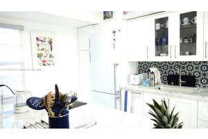 3475 N Country Club Dr APT 809, Aventura, FL 33180, Sold 03/10/22