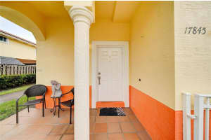 17845 NW 74th Ct, Hialeah, FL 33015, Sold 03/09/22
