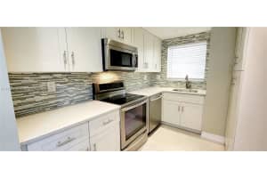 8870 Fontainebleau Blvd, Miami, FL 33172, Sold 02/28/22