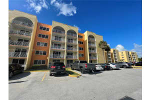 6980 NW 186th St Apt 3-417, Hialeah, FL 33015, Sold 04/08/22