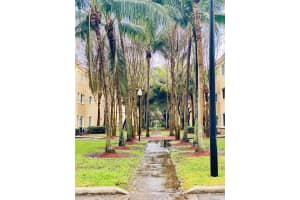 2548 Centergate Dr APT 306, Miramar, FL 33025, Sold 04/25/22