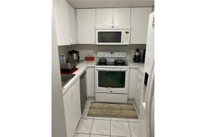 9688 Fontainebleau Blvd APT 609, Miami, FL 33172, Sold 03/18/22