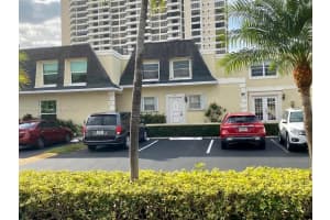 2306 NE 7th St, Hallandale Beach, FL 33009, Sold 03/10/22