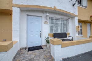 10850 NW 2nd St APT 204, Miami, FL 33172, Sold 04/06/22