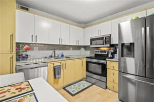 18151 NE 31st Ct APT 1614, Aventura, FL 33160, Sold 05/31/22