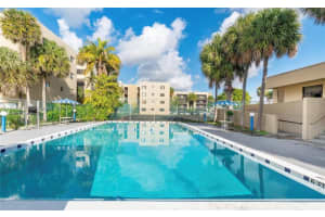 8615 NW 8th St APT 120, Miami, FL 33126, Sold 05/11/22