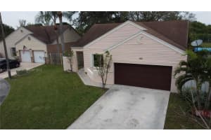 1031 SW 85th Ave, Pembroke Pines, FL 33025, Sold 04/08/22
