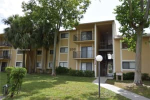 200 Palm Cir W, Pembroke Pines, FL 33025, Sold 03/24/22