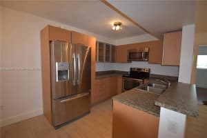 200 Palm Cir W, Pembroke Pines, FL 33025, Sold 03/24/22