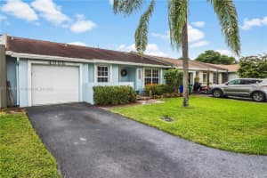 400 Lakewood Cir E, Margate, FL 33063, Sold 03/15/22
