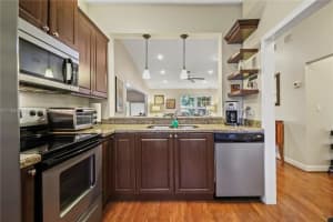 400 Lakewood Cir E, Margate, FL 33063, Sold 03/15/22