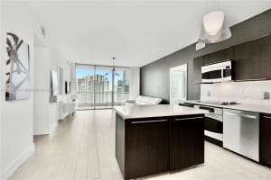 90 SW 3rd St APT 4012, Miami, FL 33130, Sold 05/06/22