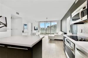90 SW 3rd St APT 4012, Miami, FL 33130, Sold 05/06/22