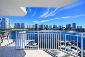 18081 Biscayne Blvd APT 505, Aventura, FL 33160, Sold 10/17/22