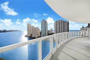 300 S Biscayne Blvd t 2010, Miami, FL 33131, Sold 03/11/22