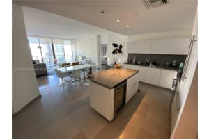 88 SW 7th St Apt 2509, Miami, FL 33130, Sold 04/01/22