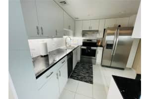 5701 Collins Ave APT 812, Miami Beach, FL 33140, Sold 04/08/22