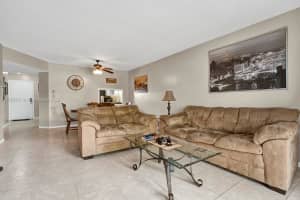 4940 E Sabal Palm Blvd, Tamarac, FL 33319, Sold 04/19/22